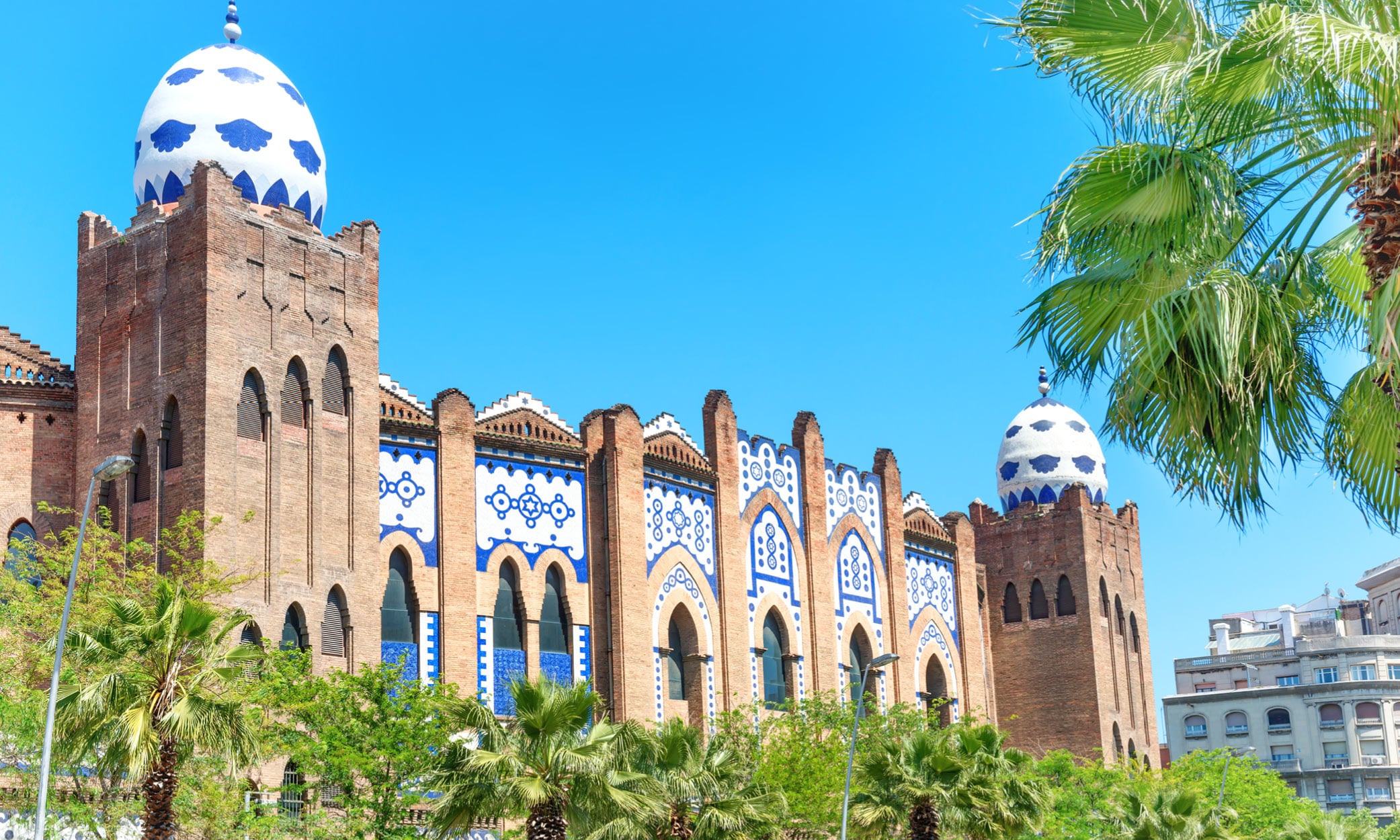 La Monumental is a fine example of neo-Mudéjar architecture.