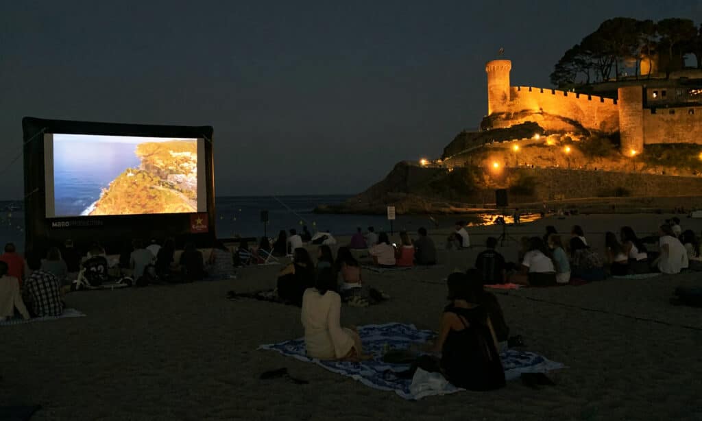 njoy costa brava cinema lliure a la platja in la fosca palamos tossa de mar Cinema